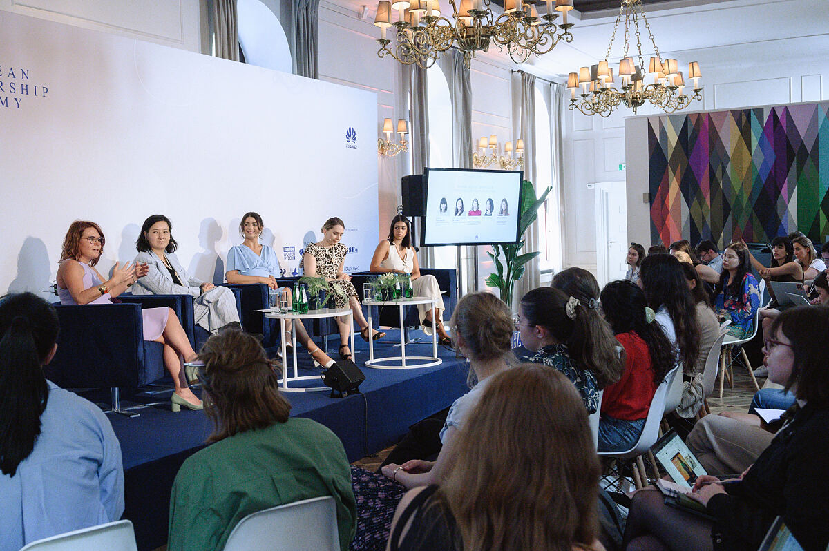 Summer School for Female Leadership