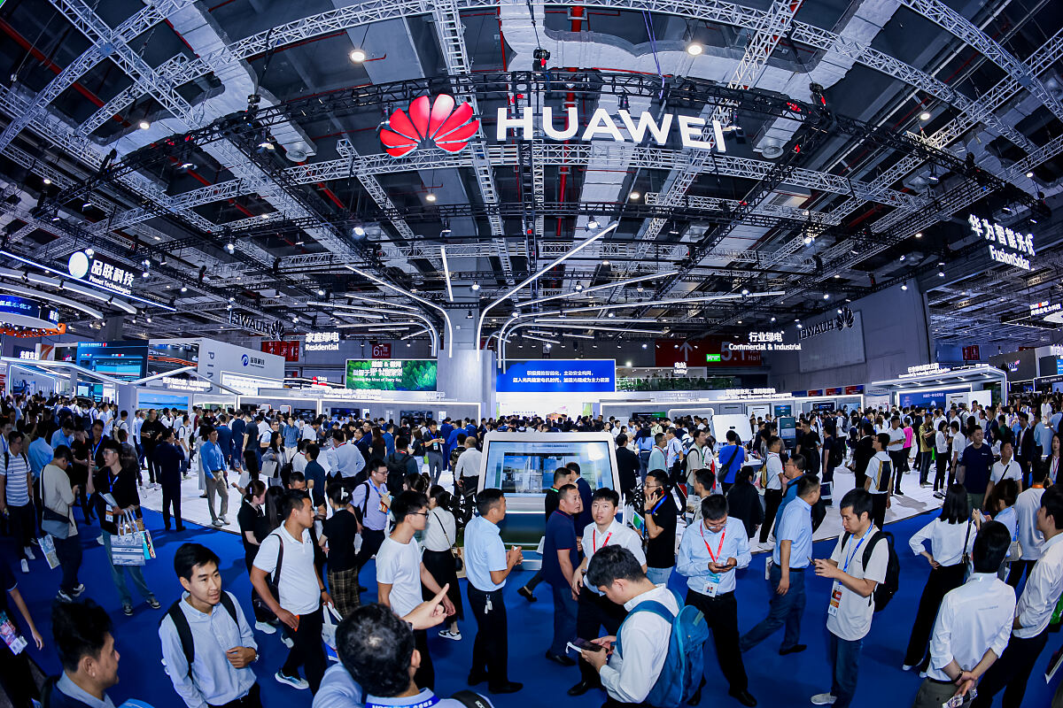 Huawei als Aussteller bei der SNEC-Messe in Shanghai